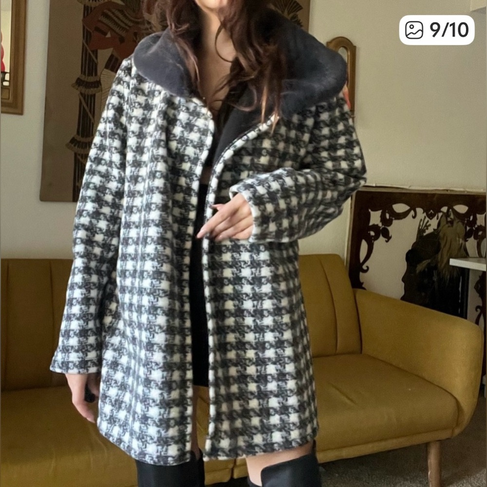 Stylish Black and White Women's Coat - Picture 5 of 12
